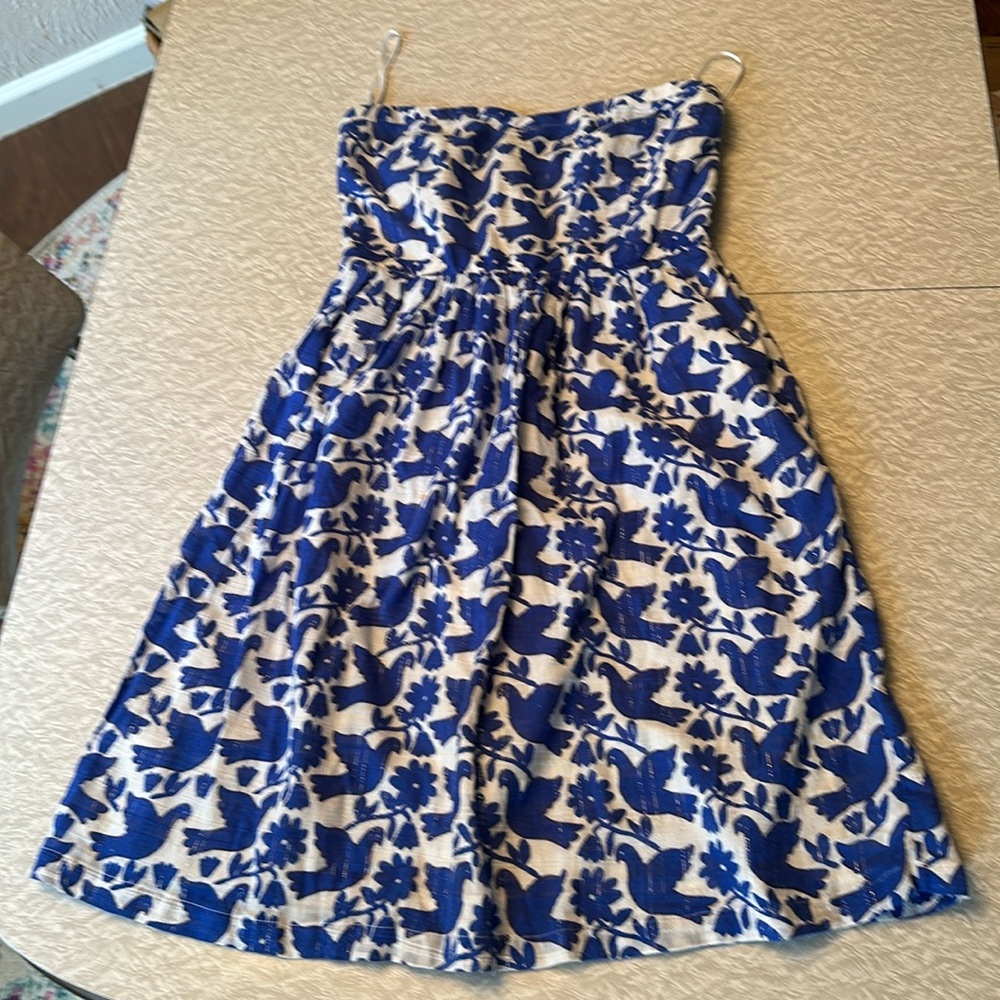 Old Navy Strapless Bluebird Pattern Dress. Size 8.